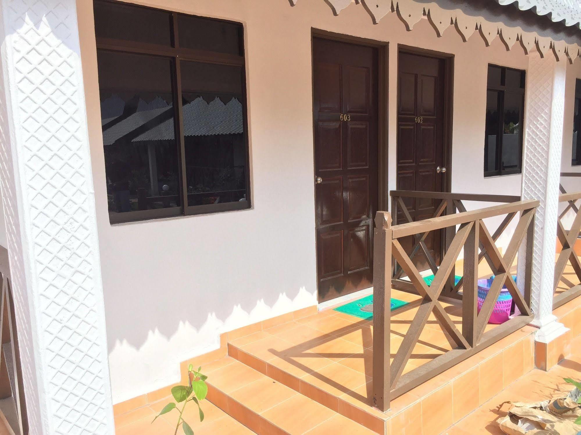 Rasa Senang Villa -Islam Guest Only Pantai Cenang  Exteriör bild