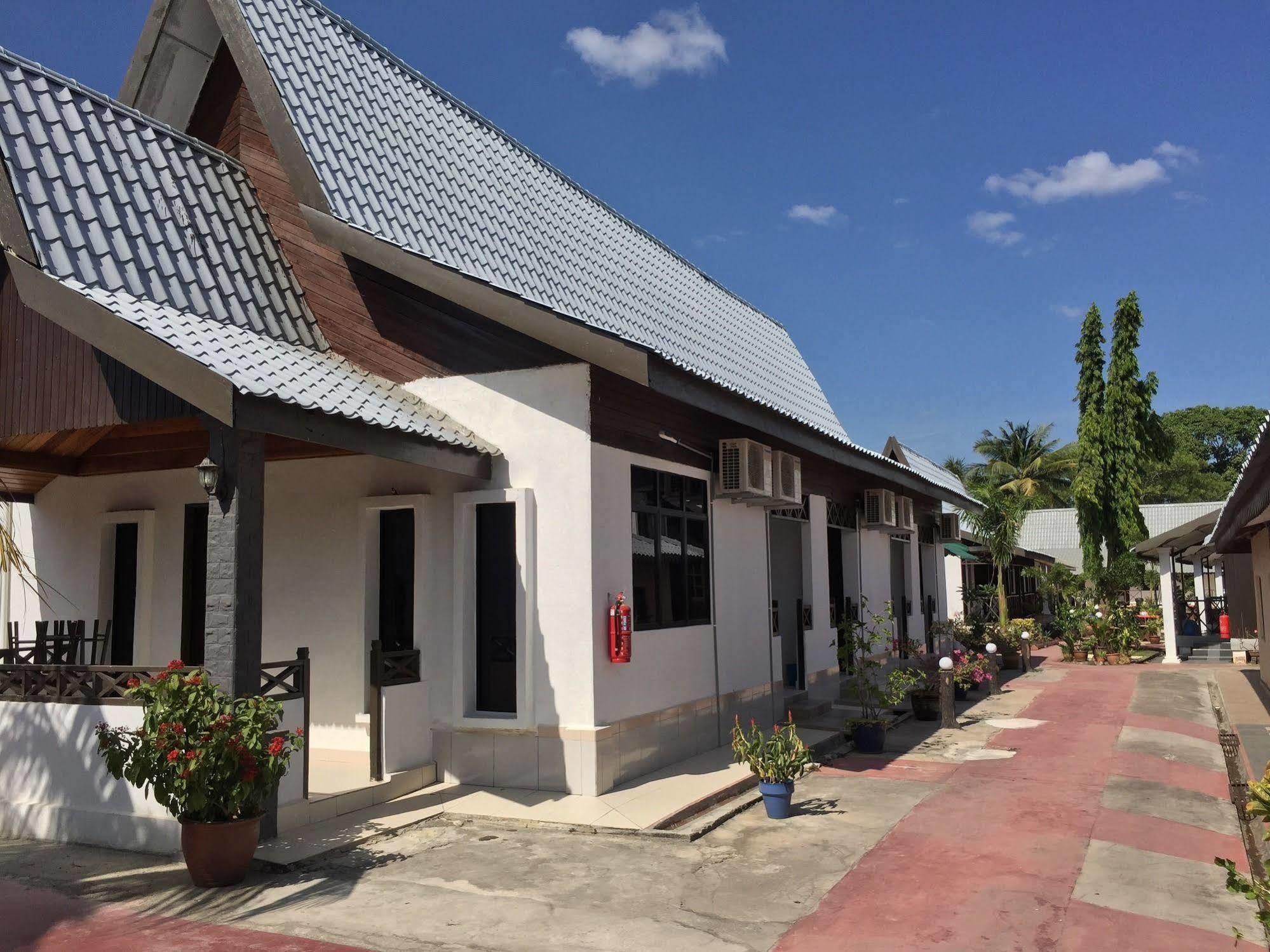 Rasa Senang Villa -Islam Guest Only Pantai Cenang  Exteriör bild