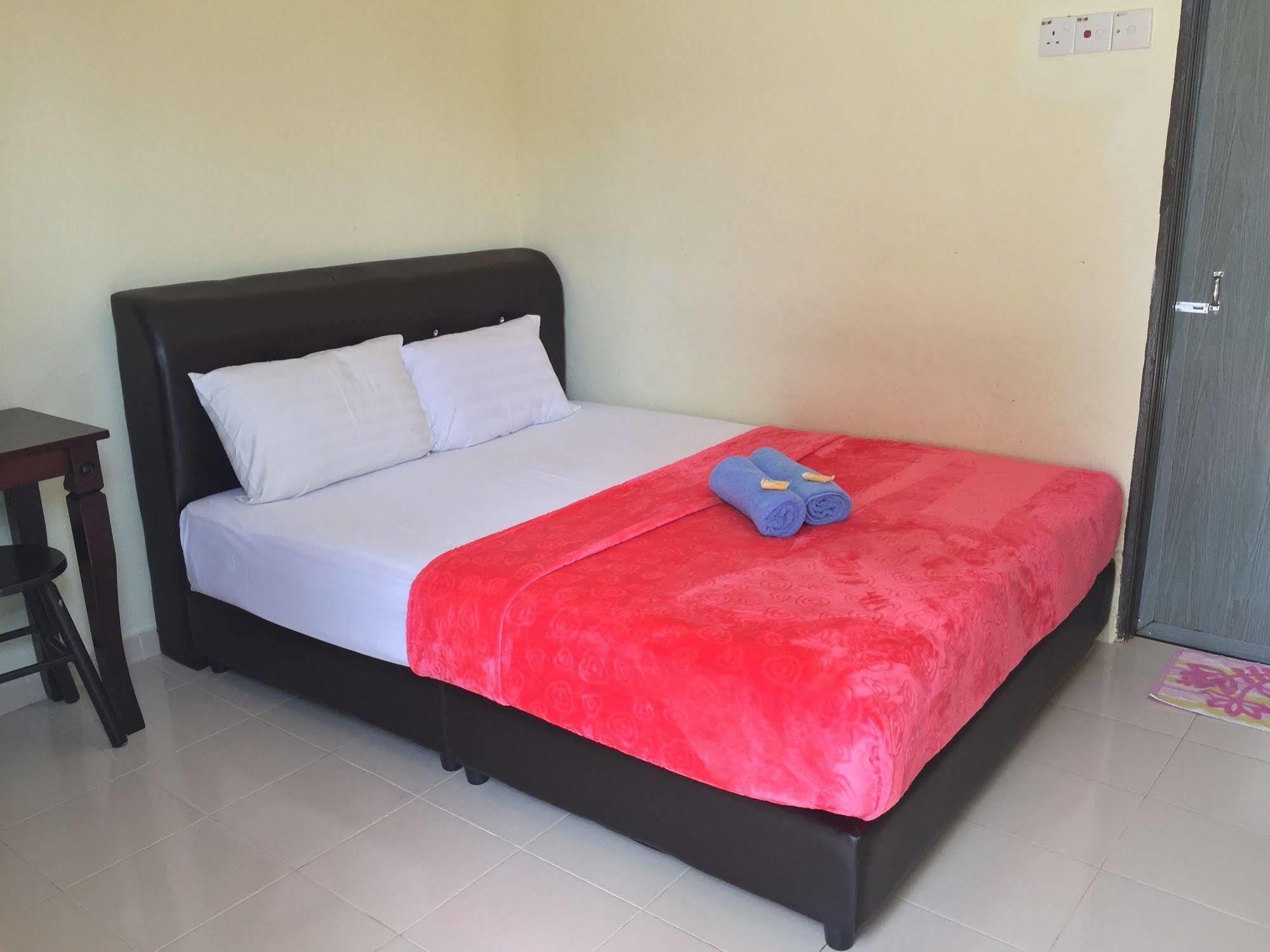 Rasa Senang Villa -Islam Guest Only Pantai Cenang  Exteriör bild