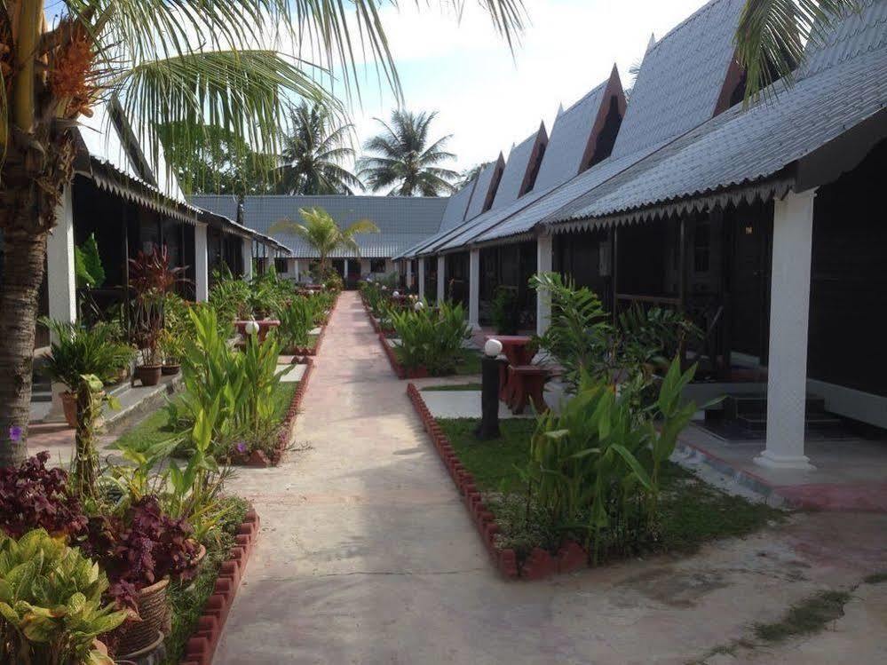Rasa Senang Villa -Islam Guest Only Pantai Cenang  Exteriör bild